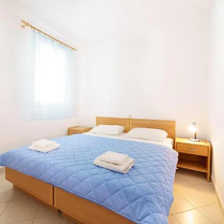 公寓 Lumbarda Resort Apartments *